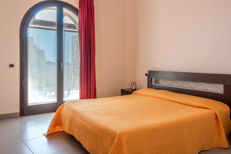 R3C2 bedroom A 1