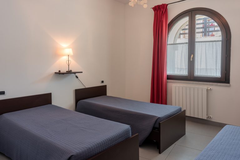 R3C2 bedroom B 1